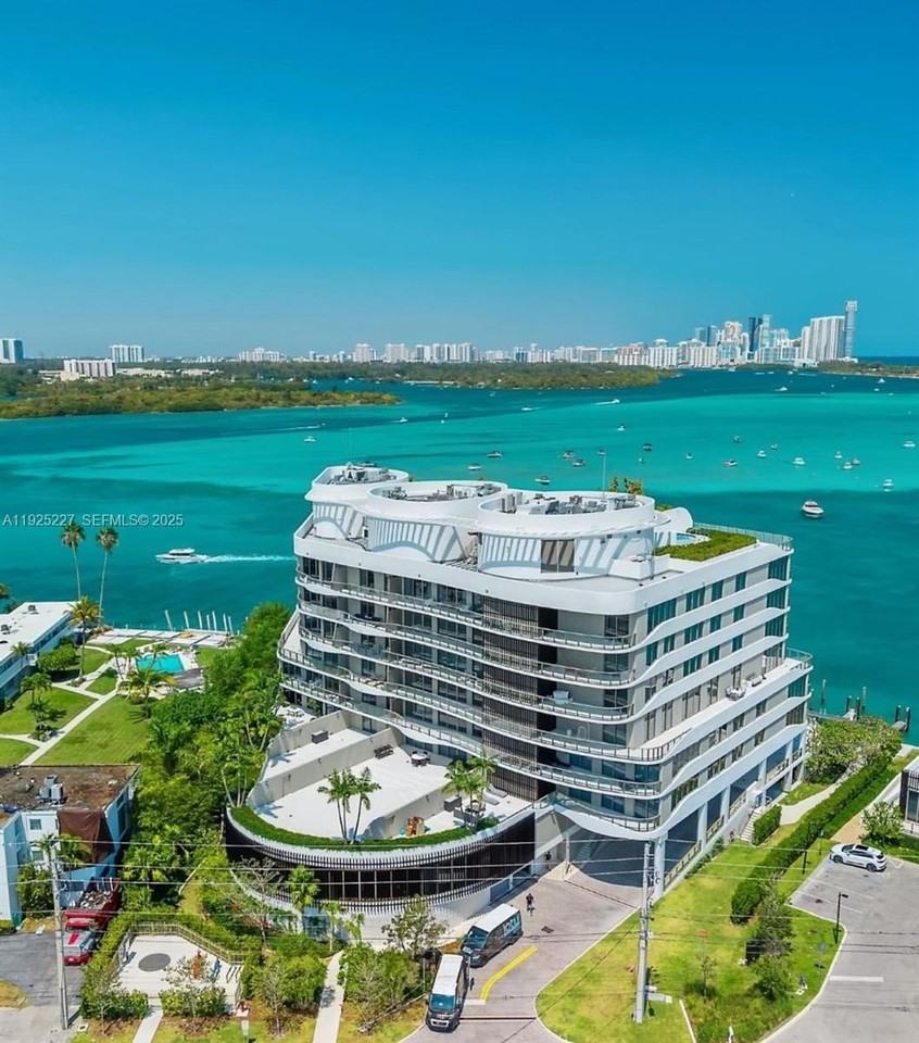 1135 103rd Street #402 - Photo 4 of 16