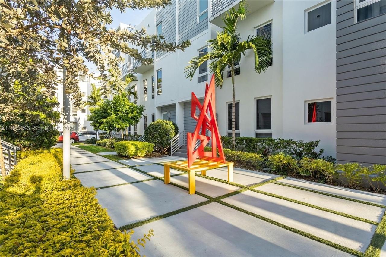 Northwest 33th Street - Photo 3 of 18