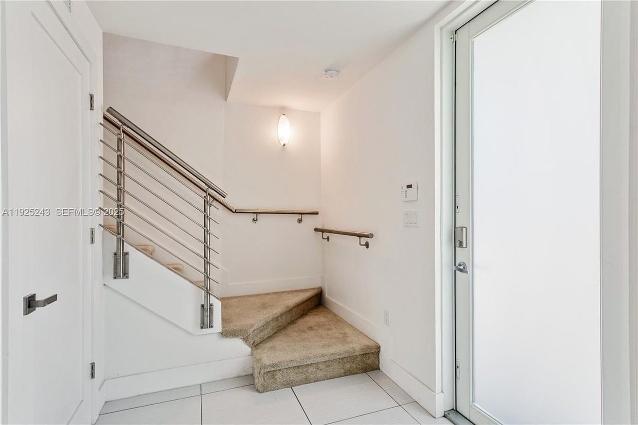 Northwest 33th Street - Photo 4 of 18