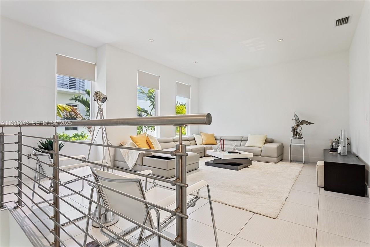 Northwest 33th Street - Photo 7 of 18