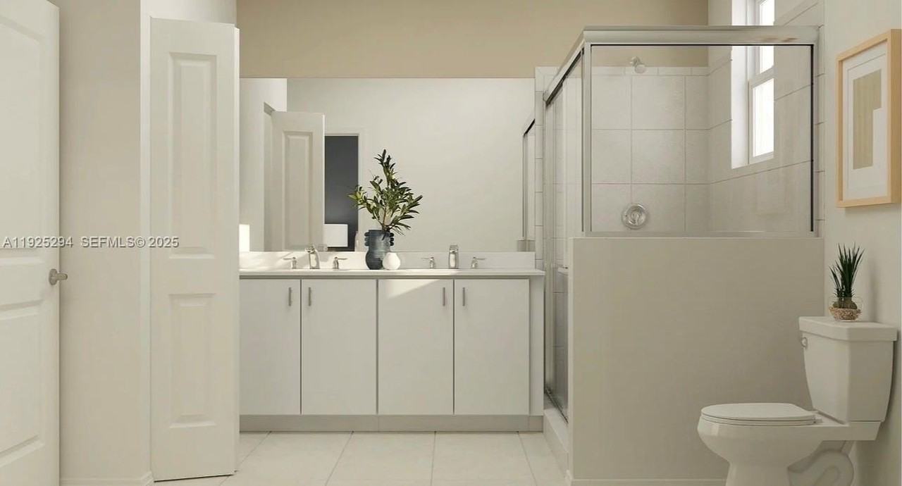 2538 Se 29th St - Photo 4 of 9