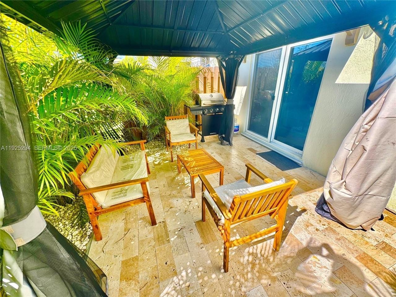 2538 Se 29th St - Photo 6 of 9