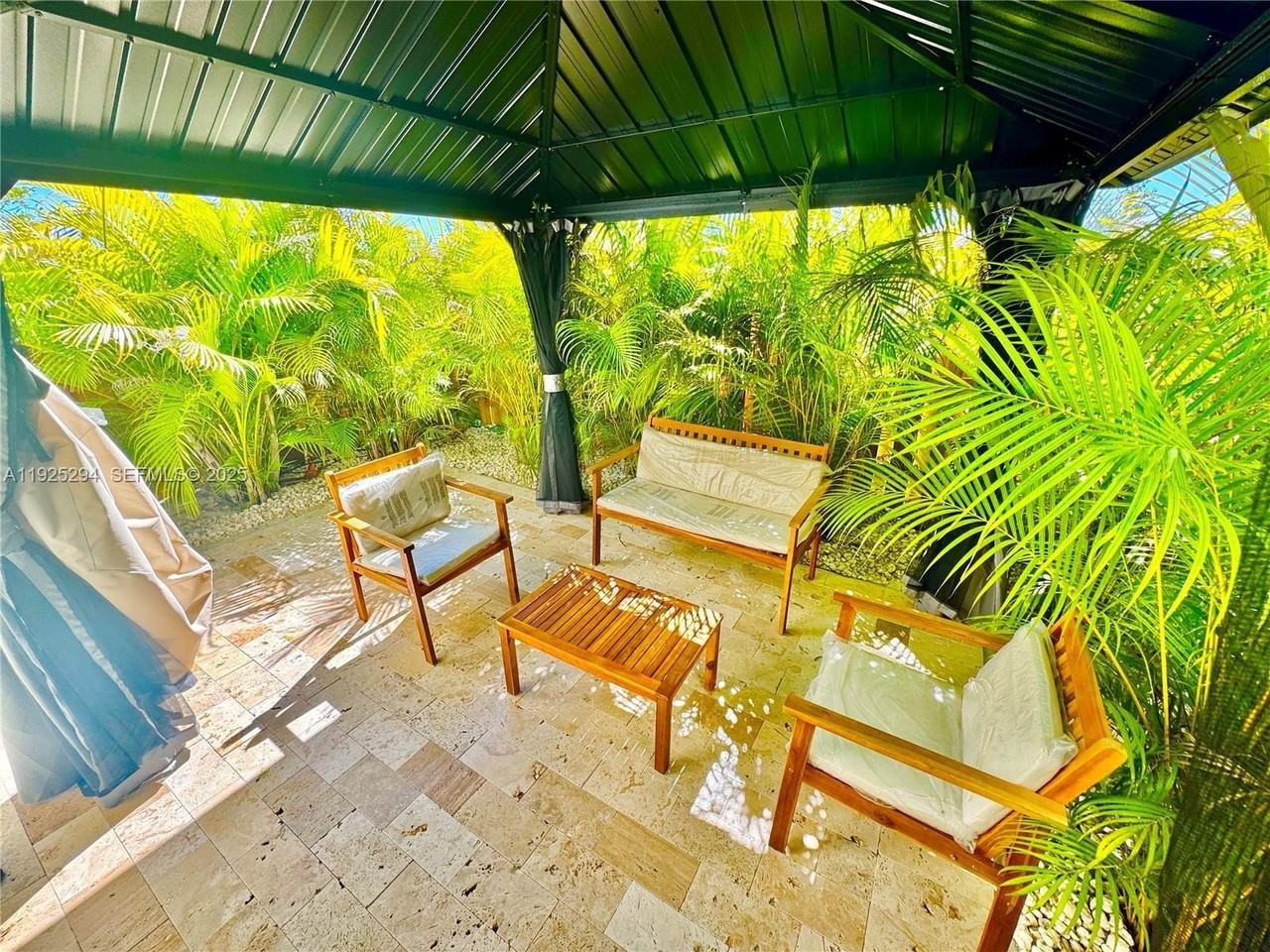 2538 Se 29th St - Photo 7 of 9