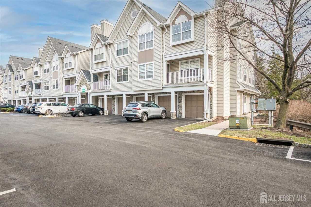 10 Guisborough Way - Photo 3 of 27