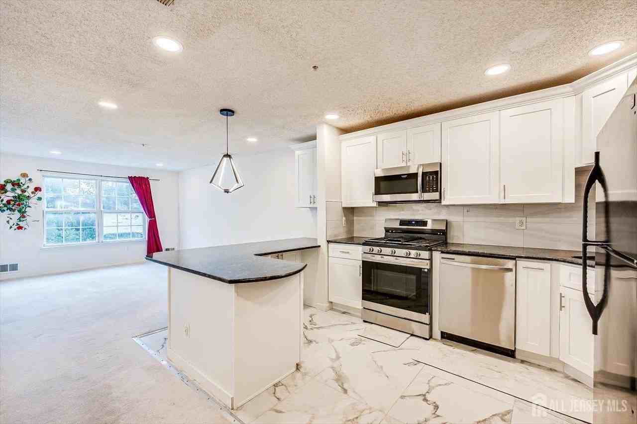 10 Guisborough Way - Photo 5 of 27