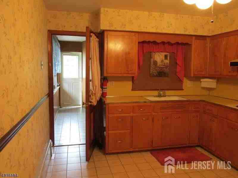 1818 W 4th St - Photo 5 of 7