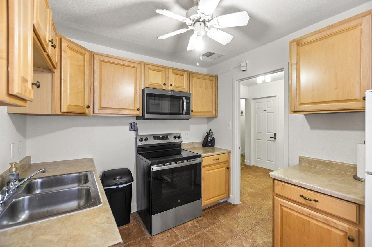 Byrnes Ave - Photo 4 of 11