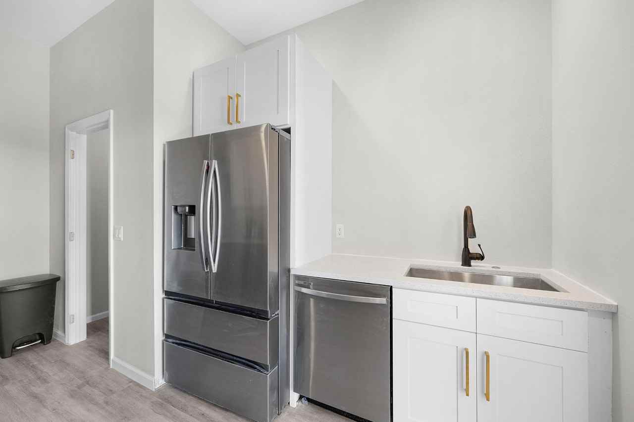 Northwest 15th Lane - Photo 4 of 44