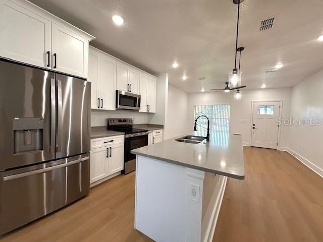 250 East Collins Street - Photo 4 of 16