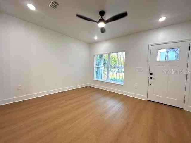 250 East Collins Street - Photo 7 of 16