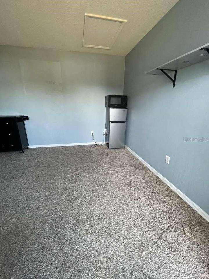 241 Caribbean Dr - Photo 3 of 8