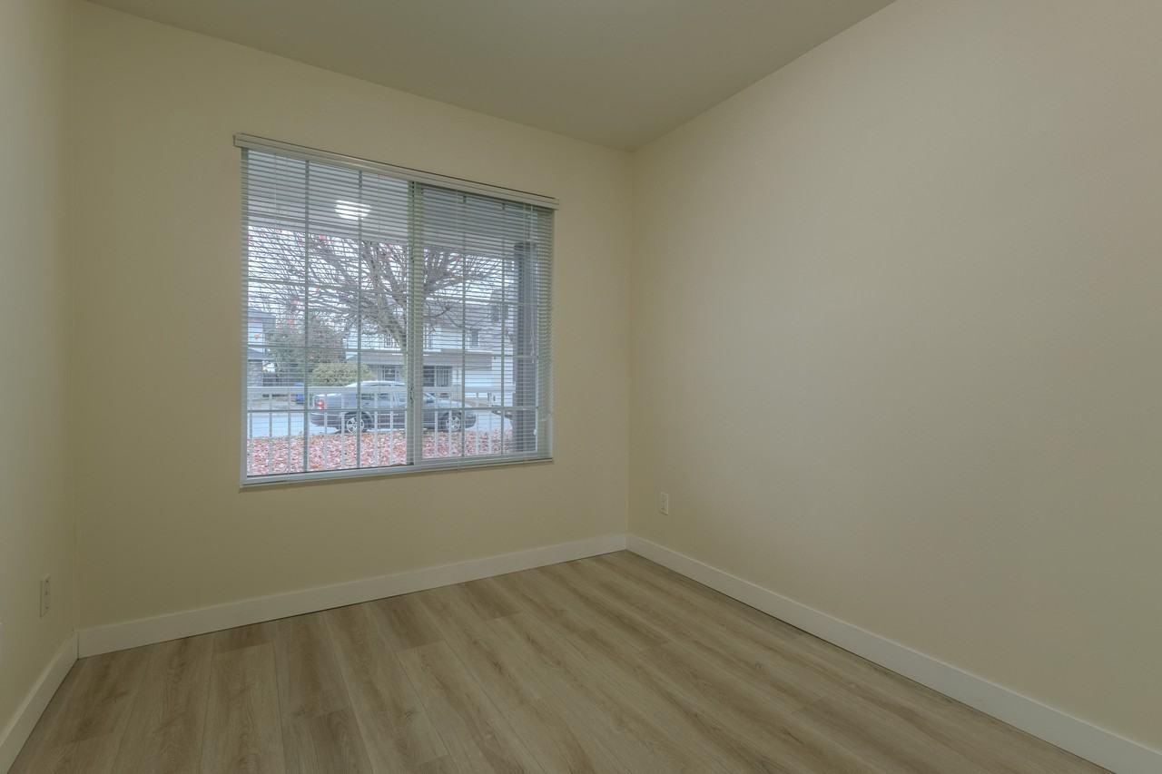 34660 6th Ave #MAIN - Photo 4 of 29