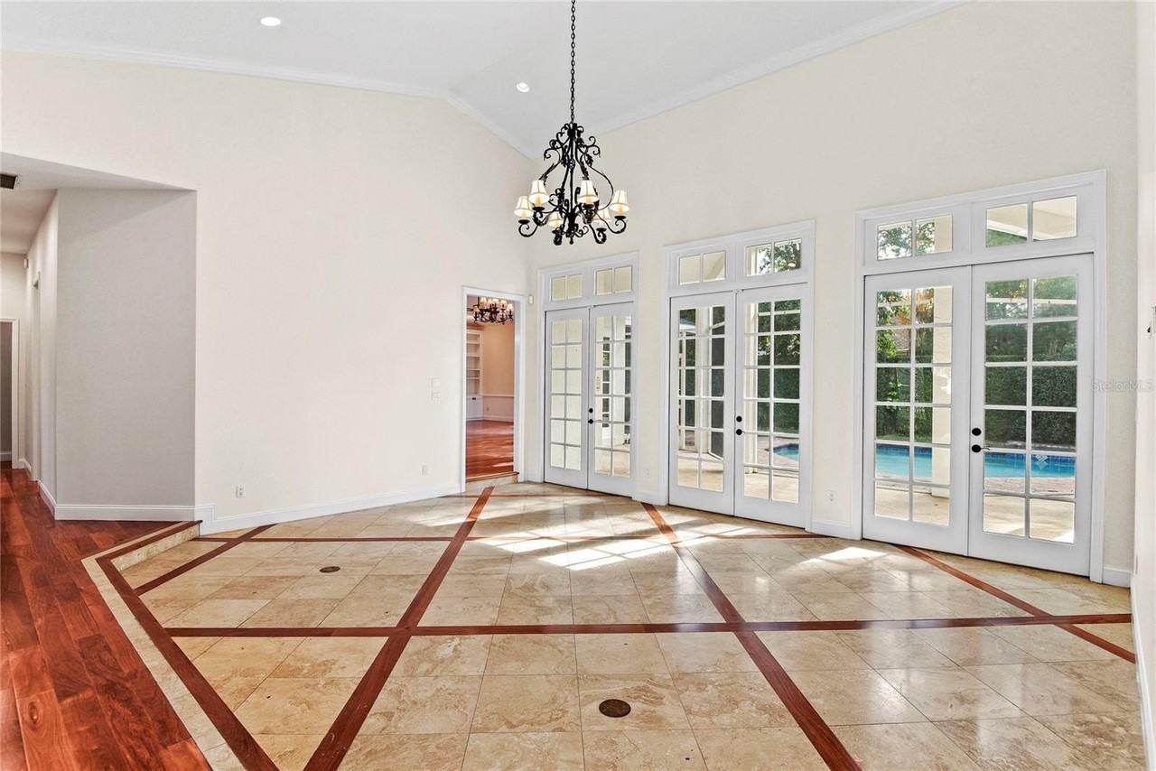 519 Park North Ct - Photo 5 of 44