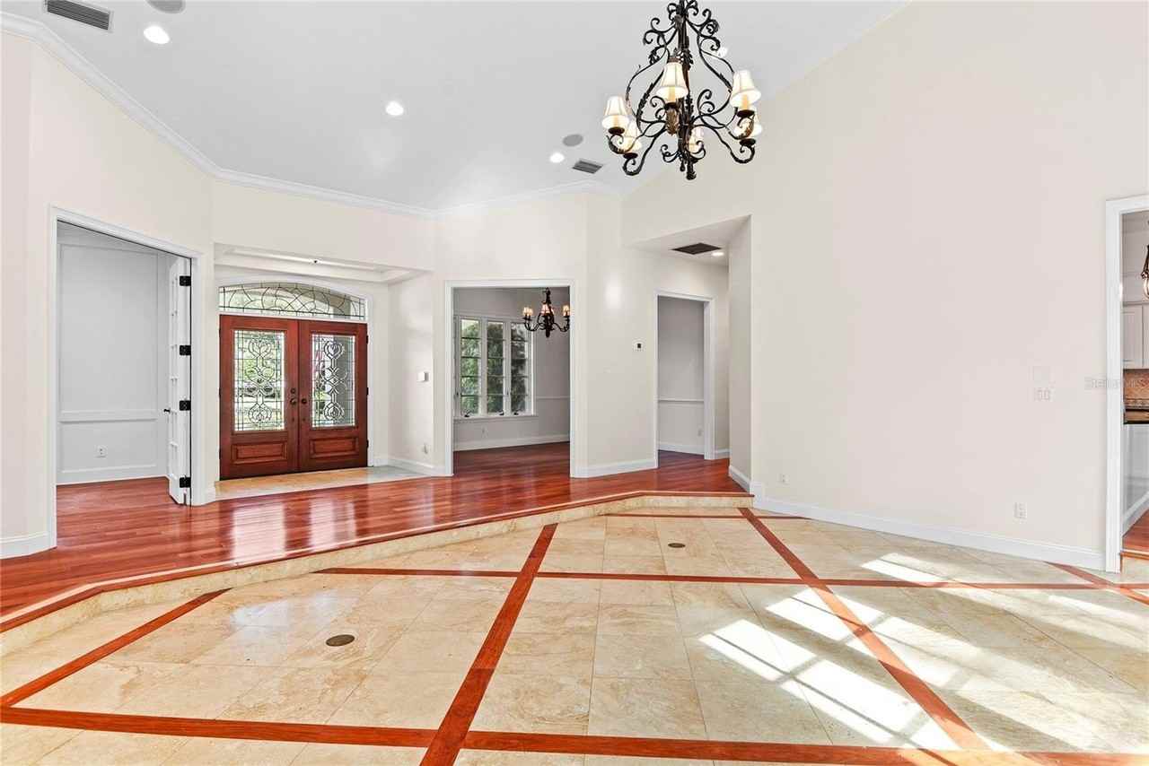 519 Park North Ct - Photo 7 of 44