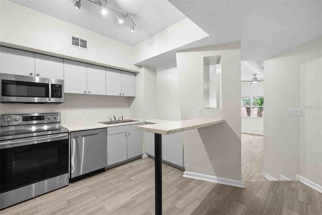 2402 W Azeele St #431 - Photo 4 of 30