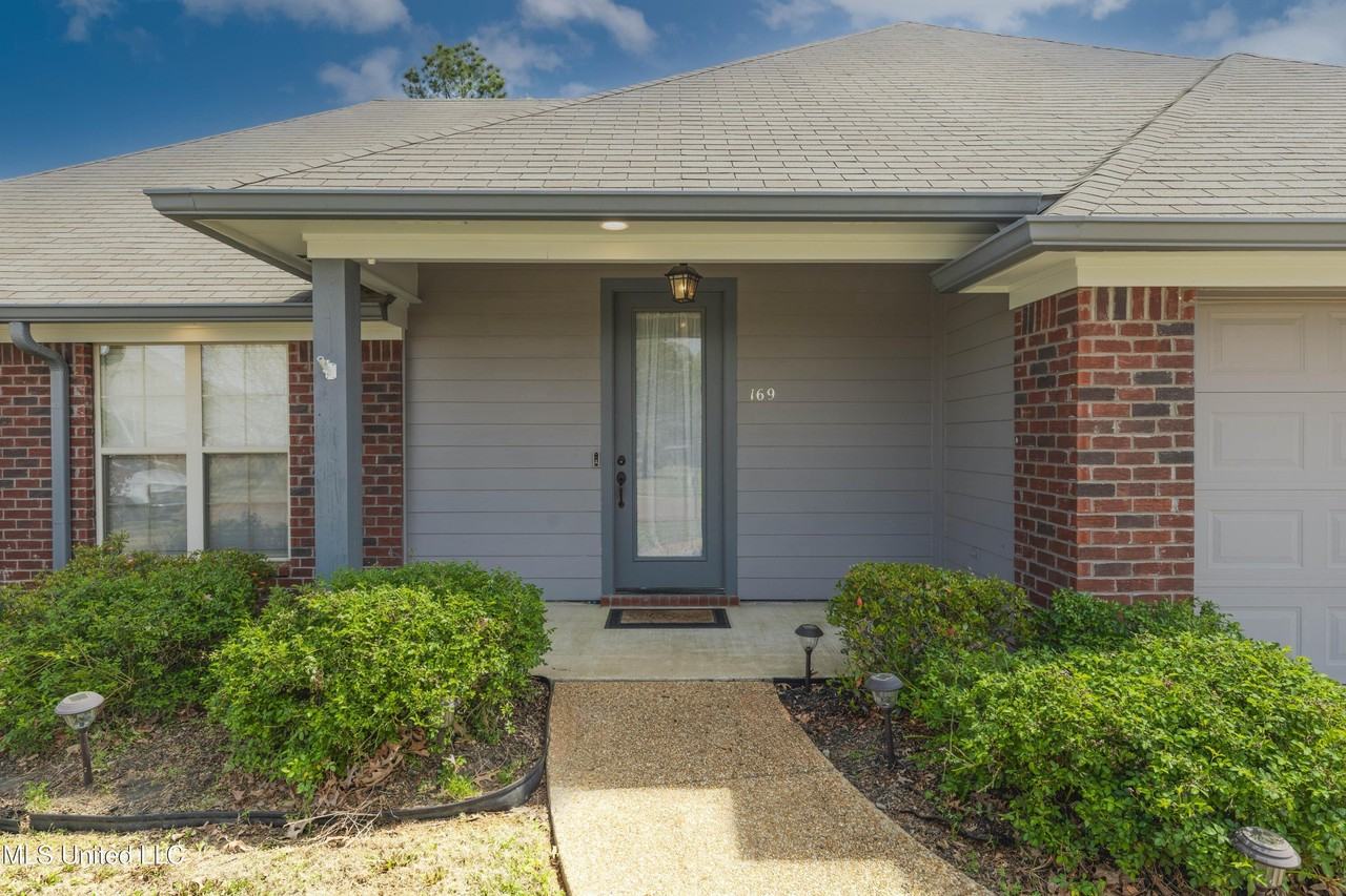 169 Harvey Cir - Photo 5 of 50