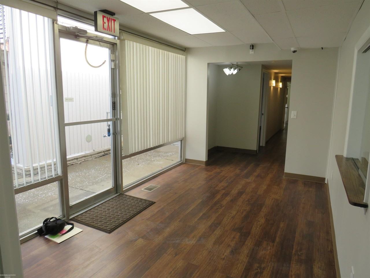 37520 S Gratiot Ave - Photo 5 of 23