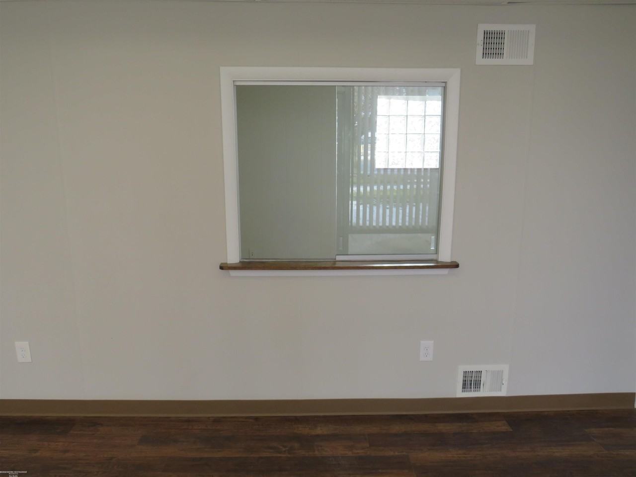 37520 S Gratiot Ave - Photo 6 of 23