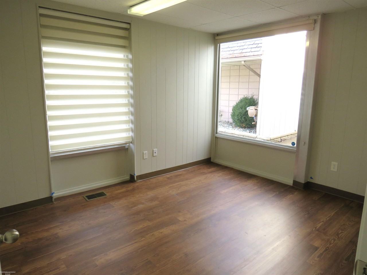 37520 S Gratiot Ave - Photo 7 of 23