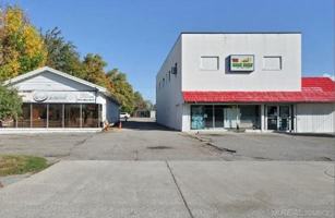 featured image of 3350 Lapeer Rd
