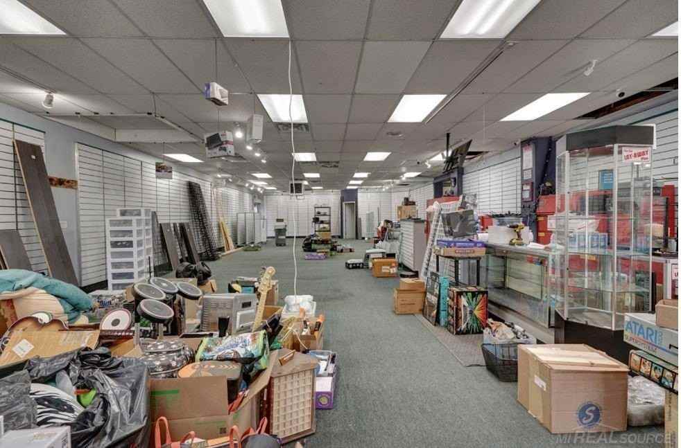 3350 Lapeer Rd - Photo 3 of 6