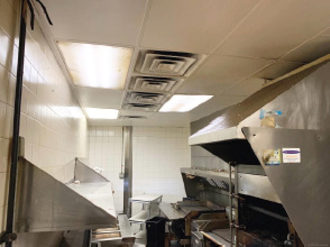 25001 Gratiot Ave - Photo 7 of 9