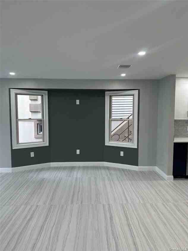 233 E Fulton St - Photo 2 of 5