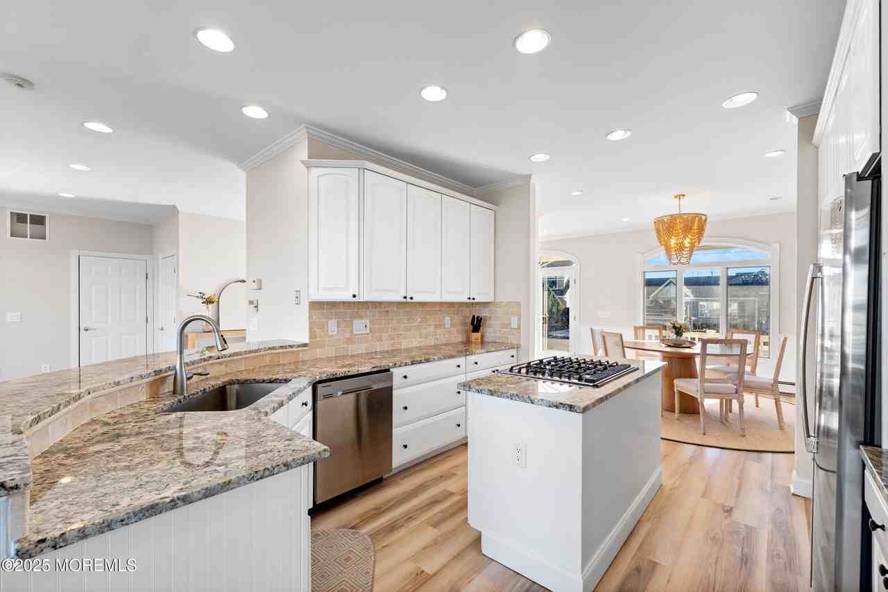 3456 E Thistle Ave - Photo 5 of 50