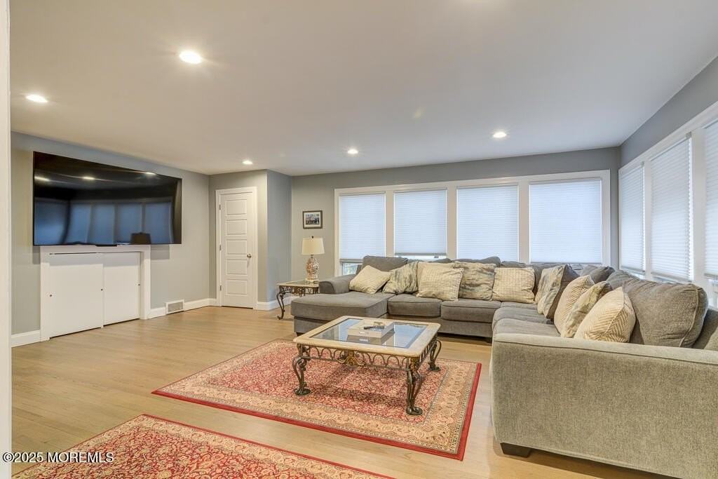 10 E St - Photo 5 of 26