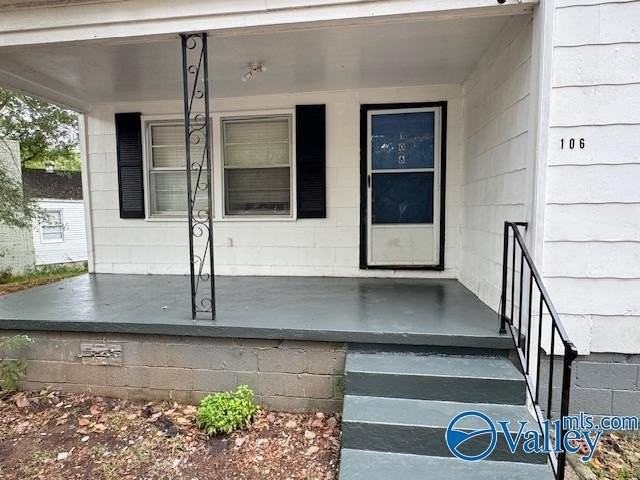 106 Delaware Blvd Nw - Photo 2 of 23