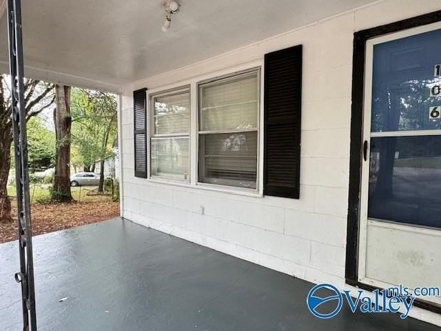 106 Delaware Blvd Nw - Photo 3 of 23