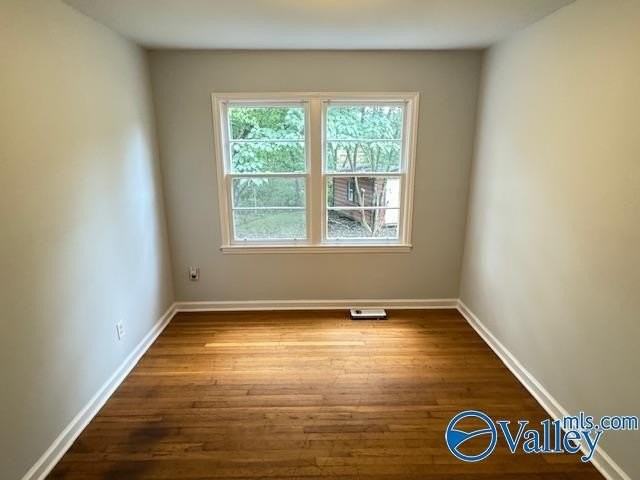 106 Delaware Blvd Nw - Photo 6 of 23