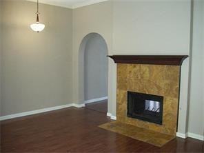 105 Violet Dr - Photo 2 of 10
