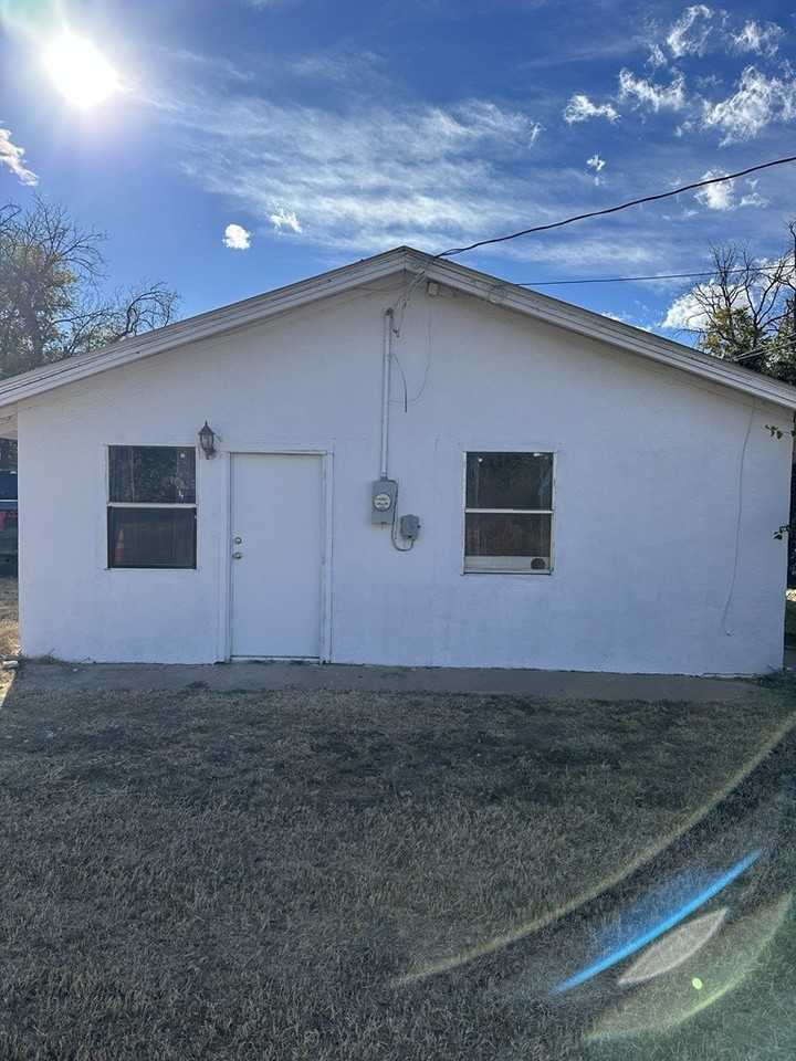 1104 North 5th Street - Photo 2 of 13