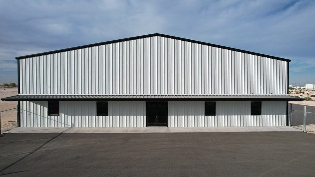 401 W Jay St - Photo 3 of 39