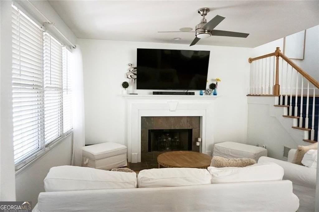 85 Hammock Pl Se - Photo 2 of 16