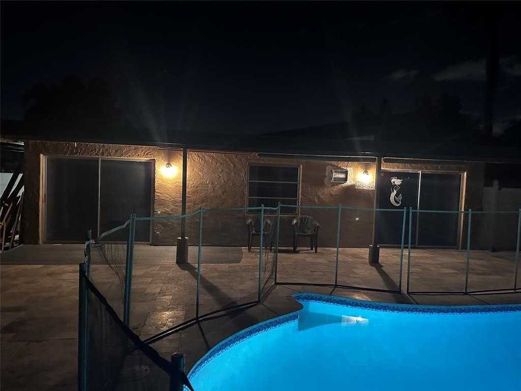 Southeast 48th Street - Photo 6 of 7