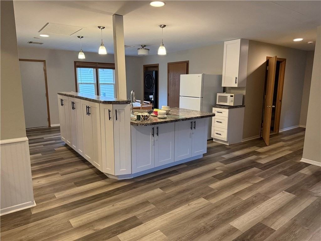 538 Woodridge Ct Unit 2 #2 - Photo 2 of 20