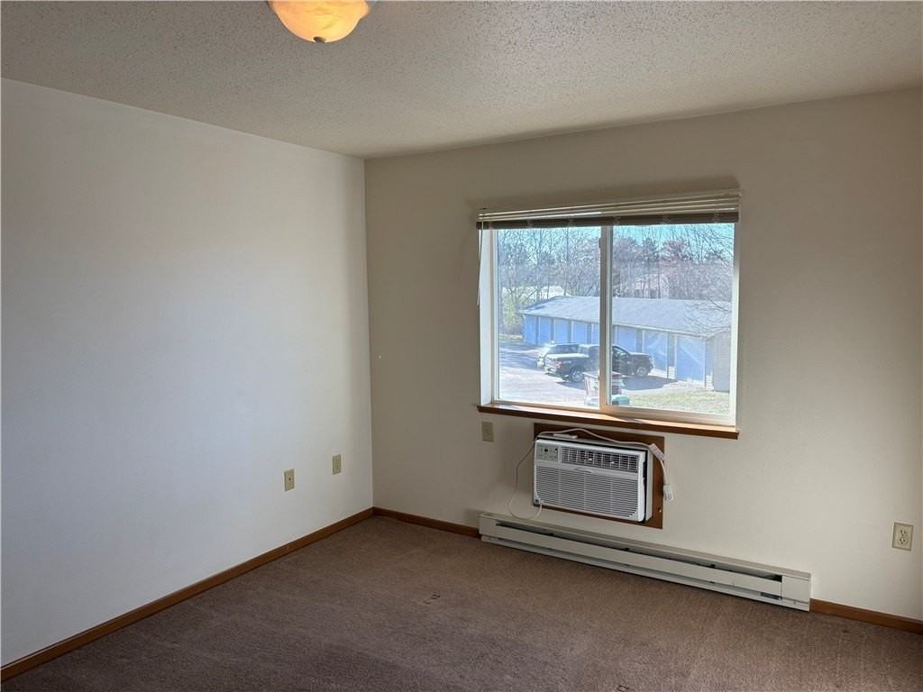 705 Bruce Ct Apt 9 #9 - Photo 4 of 17