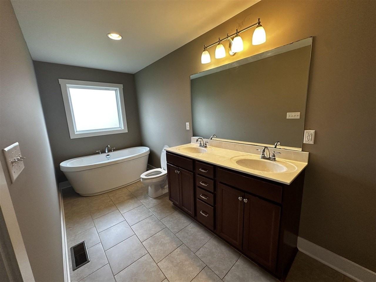 2922 Gunsmoke Trail Way - Photo 2 of 15