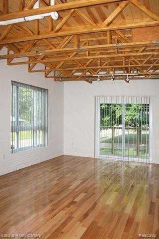 509 S Crooks Rd - Photo 6 of 11