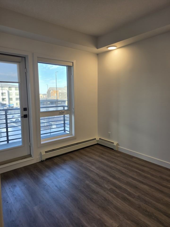 3211, 350 Livingston Common NE - 1 #1 - Photo 5 of 11