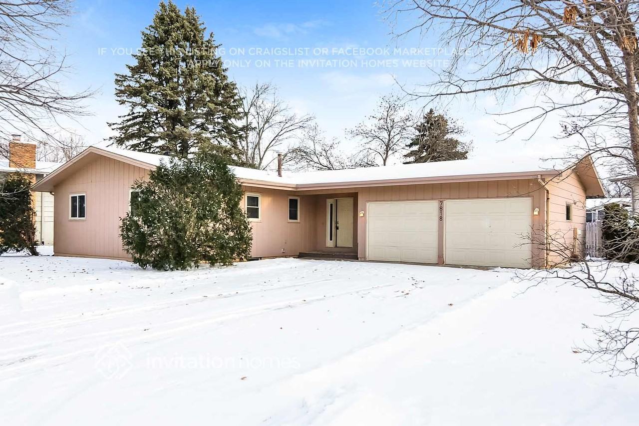 7818 Hampshire Cir N - Photo 4 of 18