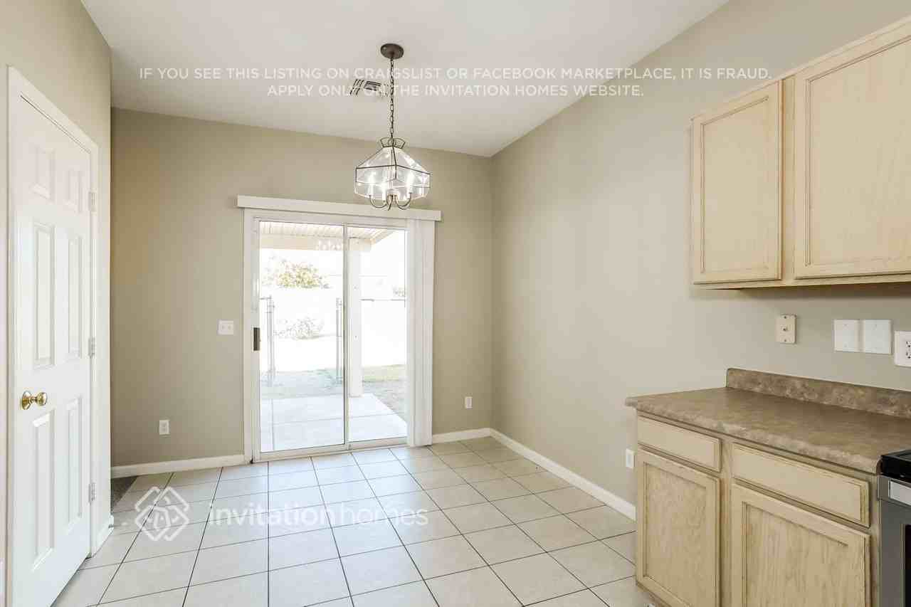 13988 N 132nd Ct - Photo 6 of 17