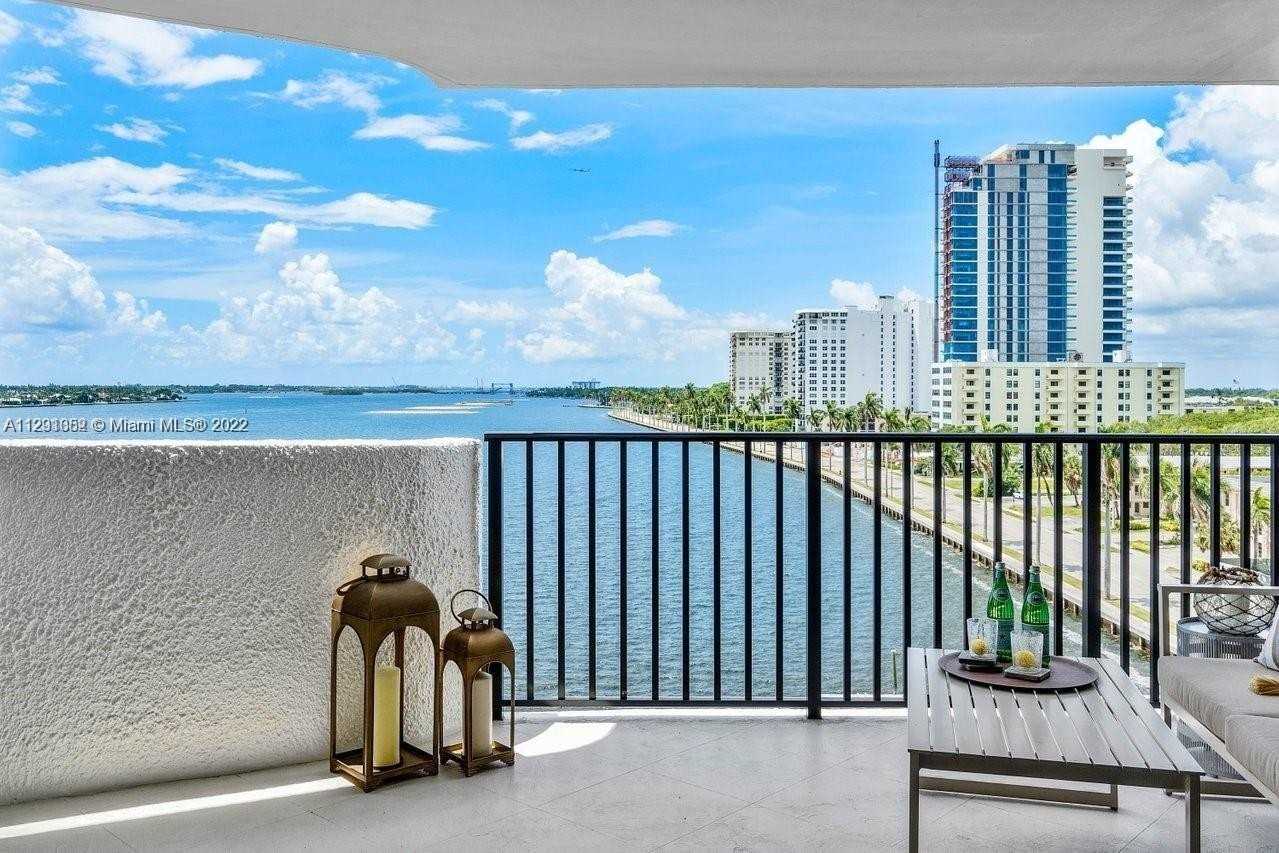 1200 S Flagler Dr #805 - Photo 2 of 17