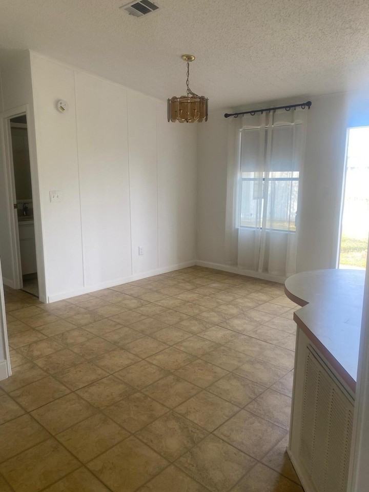 8933 Pine St - Photo 6 of 16