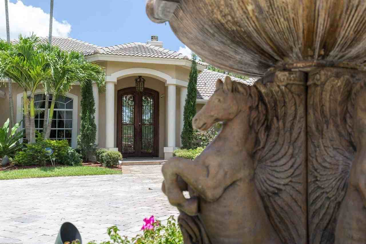 14816 Stirrup Ln - Photo 2 of 30