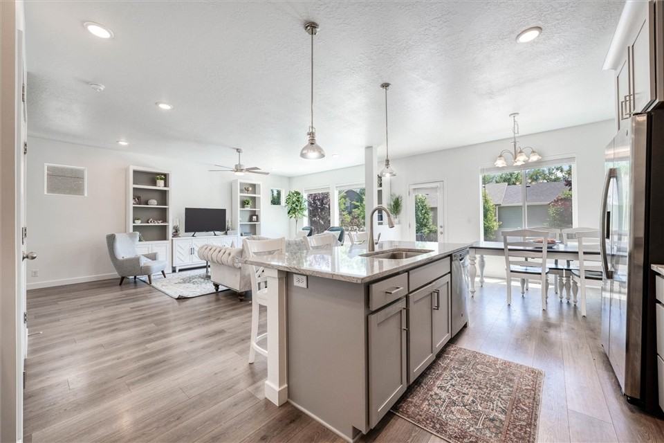 13877 S Rockwell View Ln - Photo 4 of 30