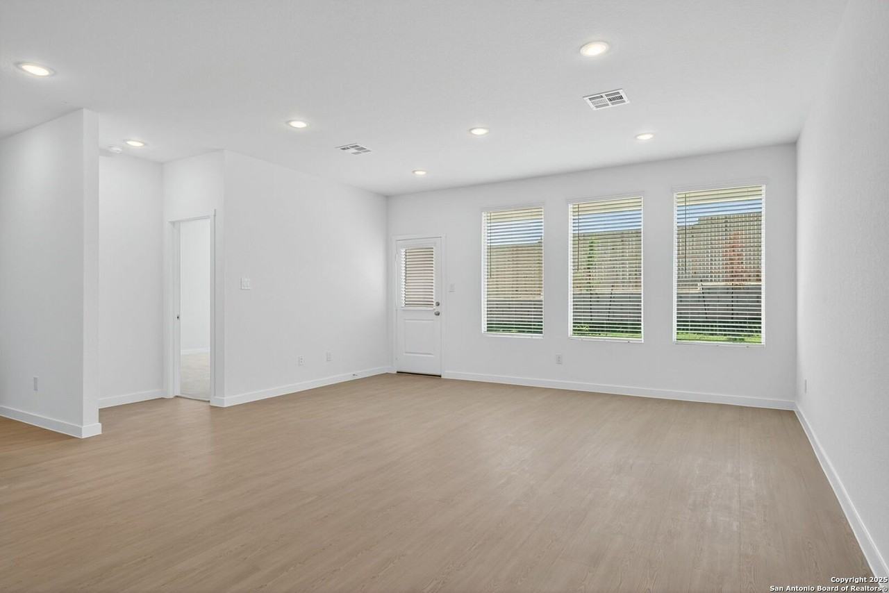 3513 San Antonio - Photo 7 of 32