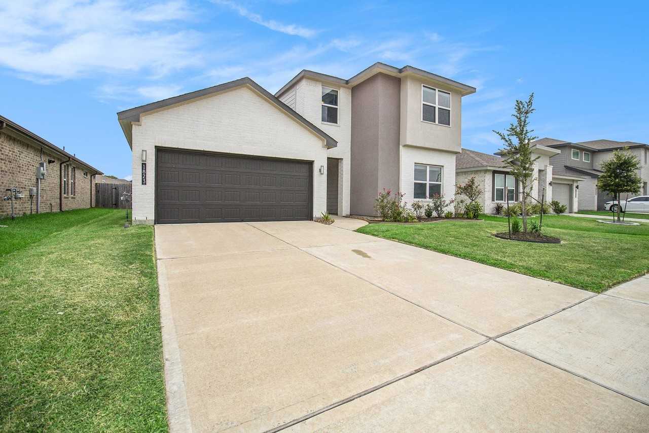 1823 William Scott St - Photo 3 of 27